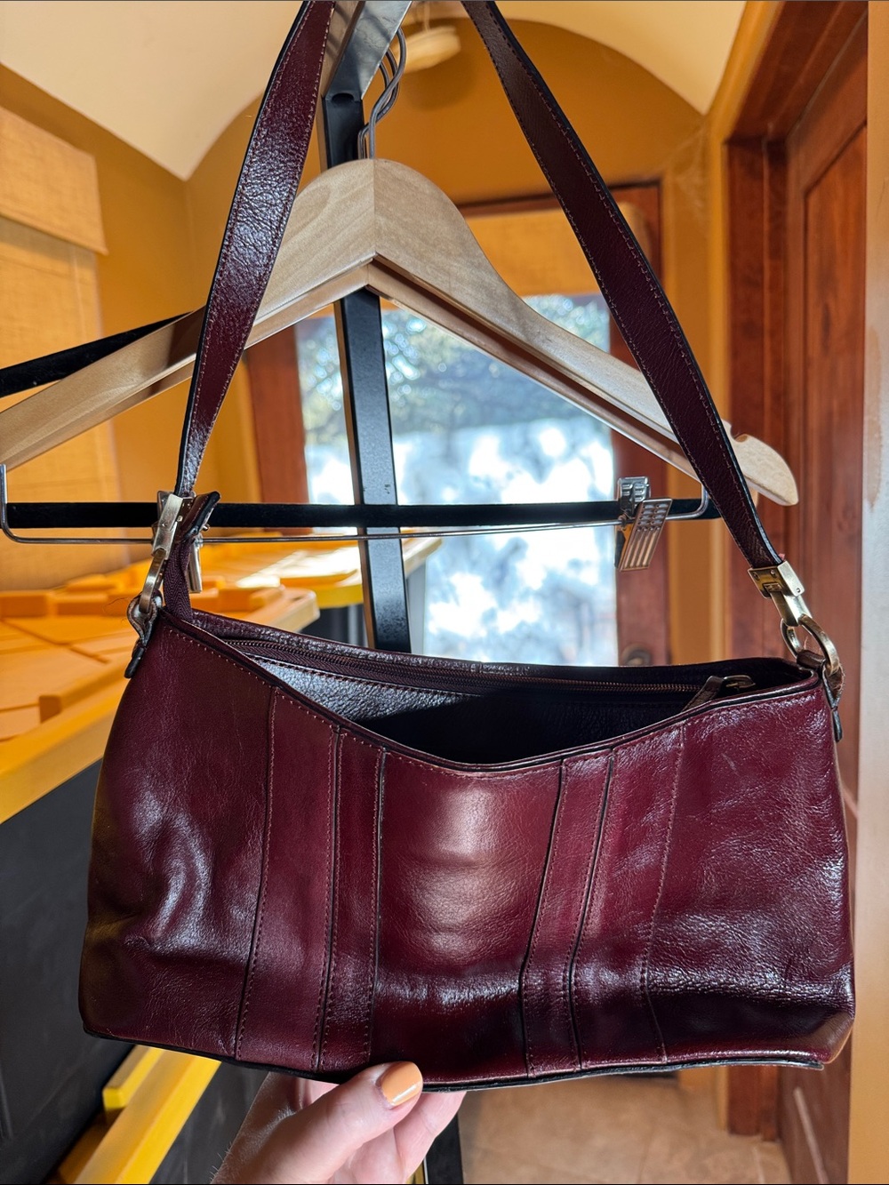 Etienne Aigner Vienna Oxblood Leather Shoulder Bag Vintage Gold Hardware - Picture 15 of 16